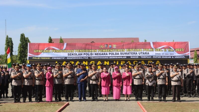 Kapolda Sumut Memimpin Upacara Pembukaan Pendidikan dan Pembentukan Bintara Polri Gel II T.A. 2023 (Angkatan 49) di SPN Hinai Polda Sumut