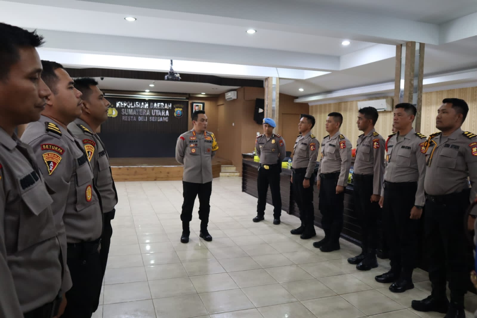 Kapolresta Deli Serdang Pimpin Kegiatan Pelepasan dan Pembulatan Latnis dan Latja Manajemen Polsek oleh Serdik SIP Angkatan 52