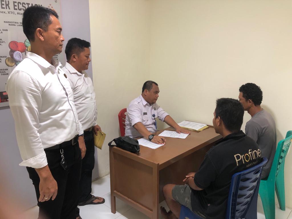 Sat Narkoba Polresta Deli Serdang gelar Konseling Medis Kepada Masyarakat Pengguna Narkotika di Posko Kampung Bersih Narkoba