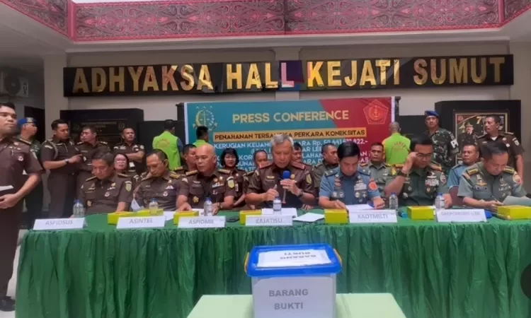 Kejati Sumut Melakukan Penahanan Terhadap 3 Tersangka Perkara Koneksitas Yang Melibatkan Sipil Dan Oknum TNI