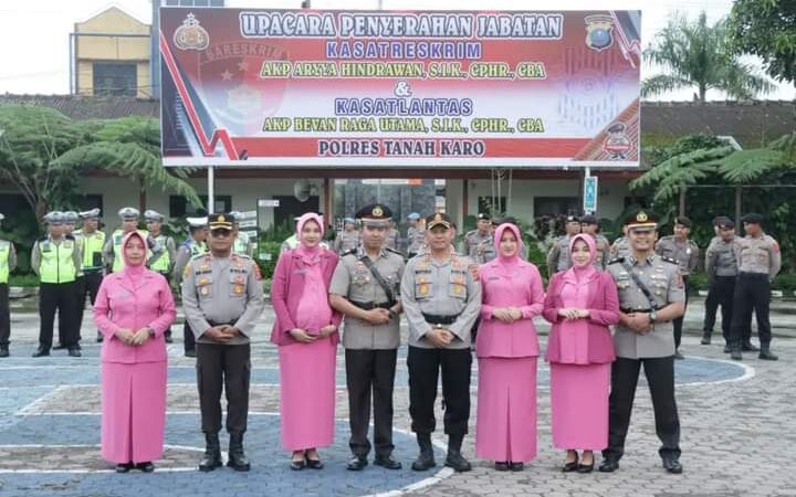 Polres Tanah Karo Menggelar Upacara Penyerahan Jabatan Kasat Reskrim dan Kasat Lantas