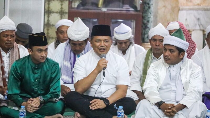 Kapolda Sumut Bersama Ratusan Santri Hadiri Pembacaan Yasin 41 Ratib Al Hadad