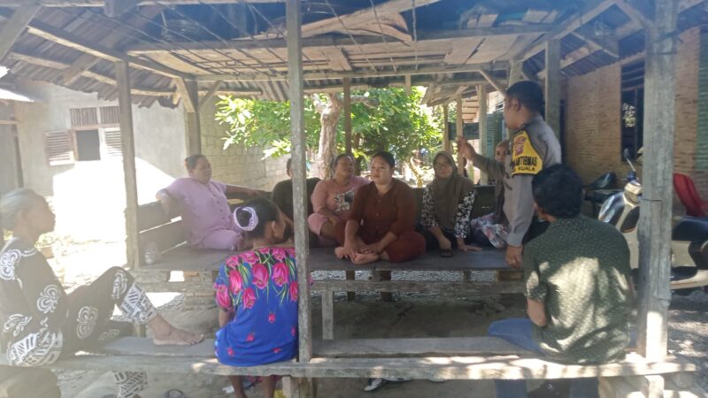 Jelang Pemilu 2024, Bhabinkamtibmas Sambangi Warga Ingatkan Tidak Mudah Percaya Berita Hoax*