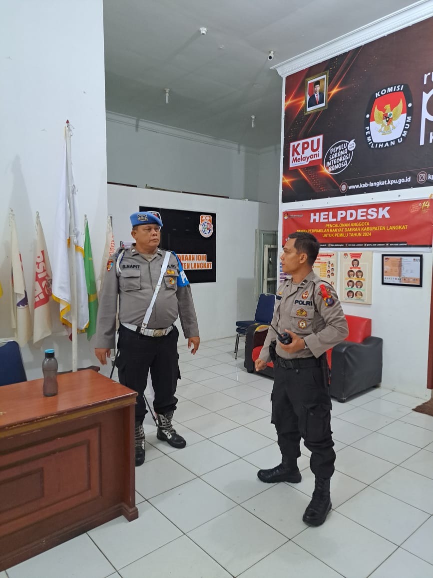 Polres langkat Perketat Pengamanan di Gudang Logistik Pemilu