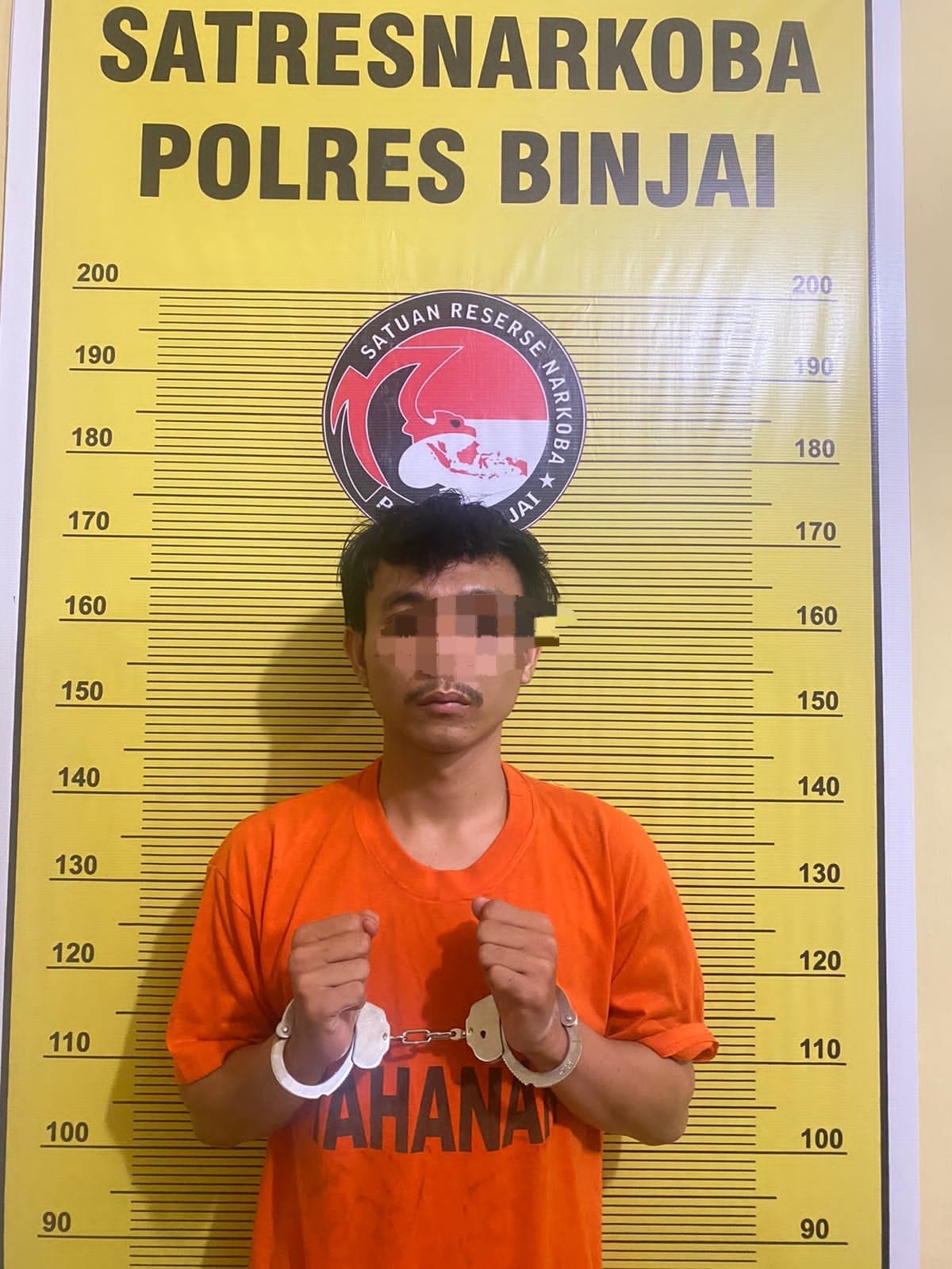 POLRES BINJAI TANGKAP DUA ORANG PRIA SEBAGAI BANDAR NARKOBA JENIS EKSTASI