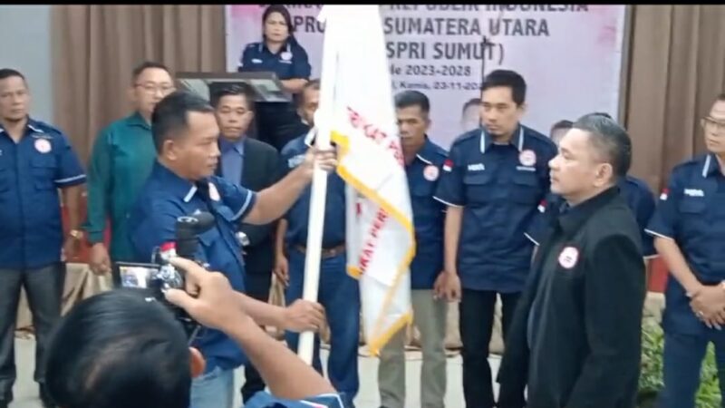 Ketum SPRI Hence Mandagi Lantik Pengurus DPD Sumut 