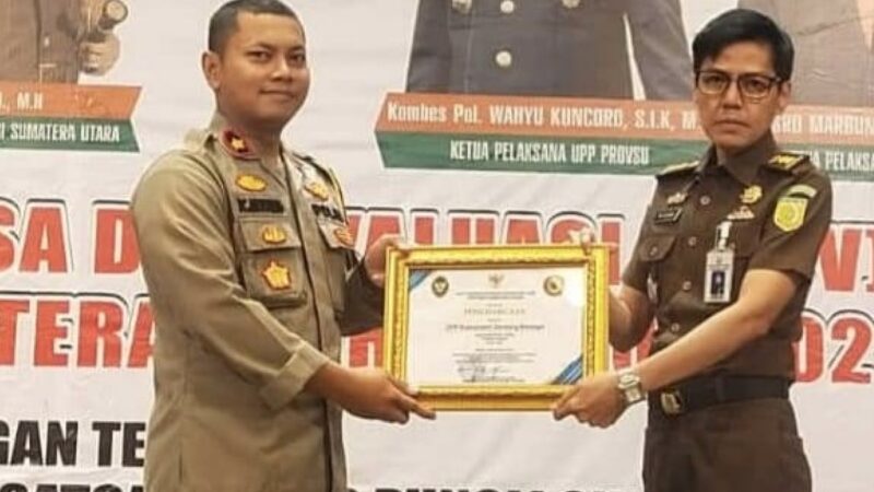 Wakapolres (Sergai) Kompol Damos C Aritonang Menerima penghargaan juara kedua dari UPP Provinsi Sumatera Utara (Sumut)