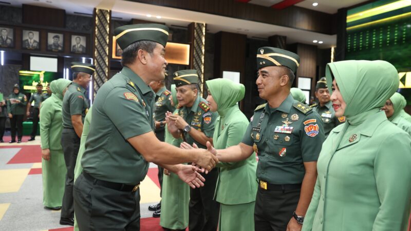 Kasad Terima Laporan Kenaikan Pangkat 30 Pati TNI AD, 19 Diantaranya Baru Pecah Bintang