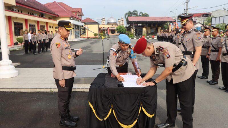 Kapolresta Deli Serdang Pimpin Upacara Pelantikan Wakapolresta Deli Serdang Dan Kapolsek Lubuk Pakam Serta Pimpin Sertijab Kasat Reskrim, Kasat Lantas Dan Kapolsek Gunung Meriah