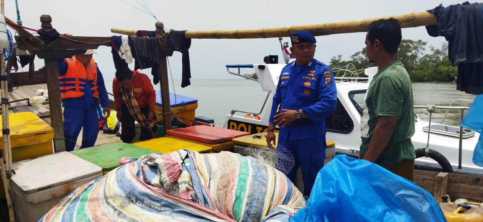 Kasat Pol Airud Polres Sergai IPTU Syahrizal Didampingi PS Kasi Humas, Iptu Edward Sidauruk Mengatakan Setelah Mendapatkan Laporan Tersebut, Pihaknya Langsung Menurunkan Personel Dan Mengecek Ke TKP