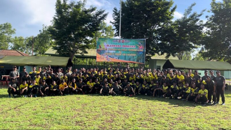 Menjalin Hubungan Silaturahmi Dengan Baik, Satgas Yonkav 6/Naga Karimata Adakan Olahraga Bersama Dengan Kompi C Yonif 744/SYB