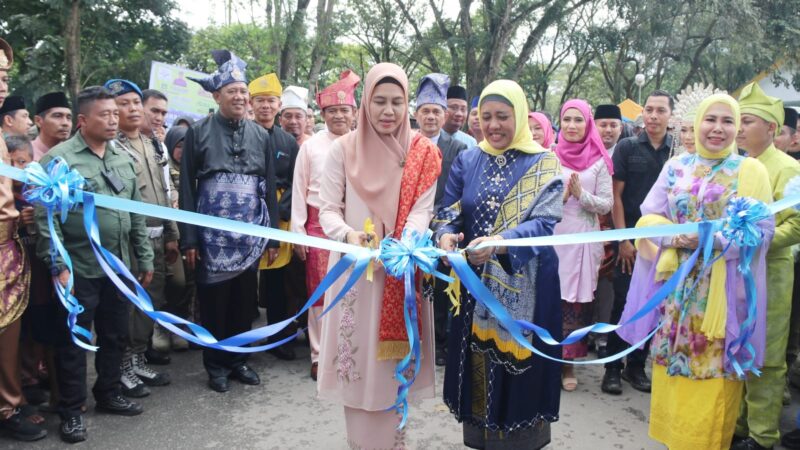 Hadiri HUT ke-274 Kabupaten Langkat, *Pj Gubernur Sumut Berikan Hadiah Umroh Gratis untuk Masyarakat