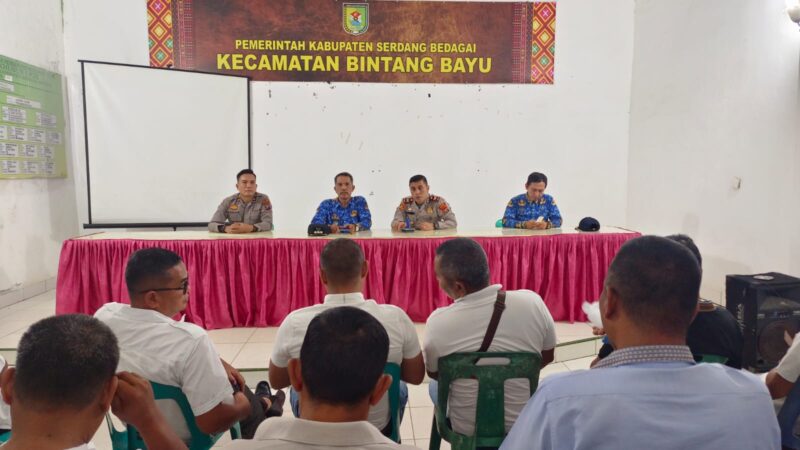 Pastikan Kamtibmas Kondusif Sambut Pemilu 2024, Kapolsek Kotarih Jalin Sinergitas Bersama Forkopicam Bintang Bayu