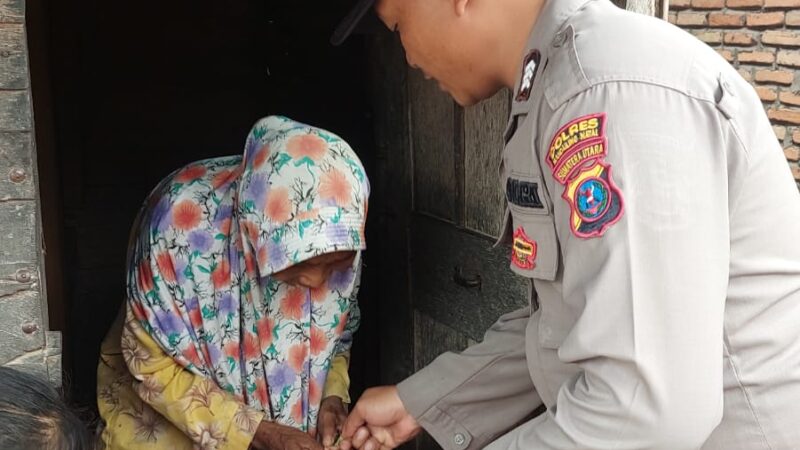 Polres Madina Menyalurkan Bantuan Sembako Kepada Masyarakat Dalam Progam “Jumat Barokah”