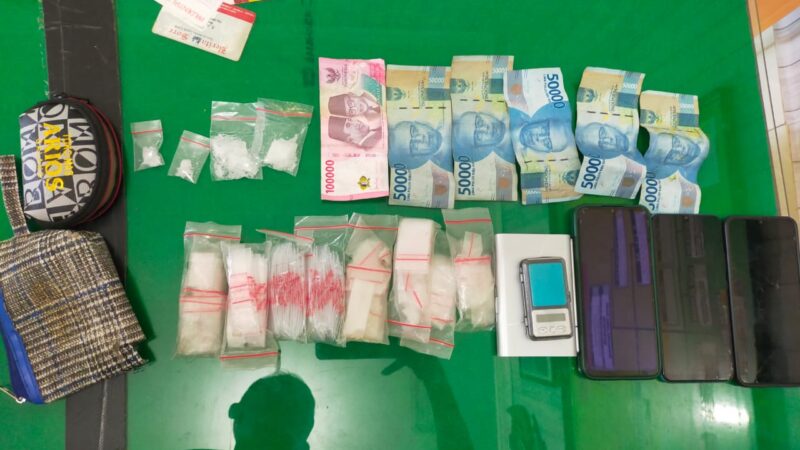 Personel Polsek Dolok Masihul Polres Serdang Bedagai (Sergai) Berhasil Mengamankan 3 pria Terduga Pengedar Sabu