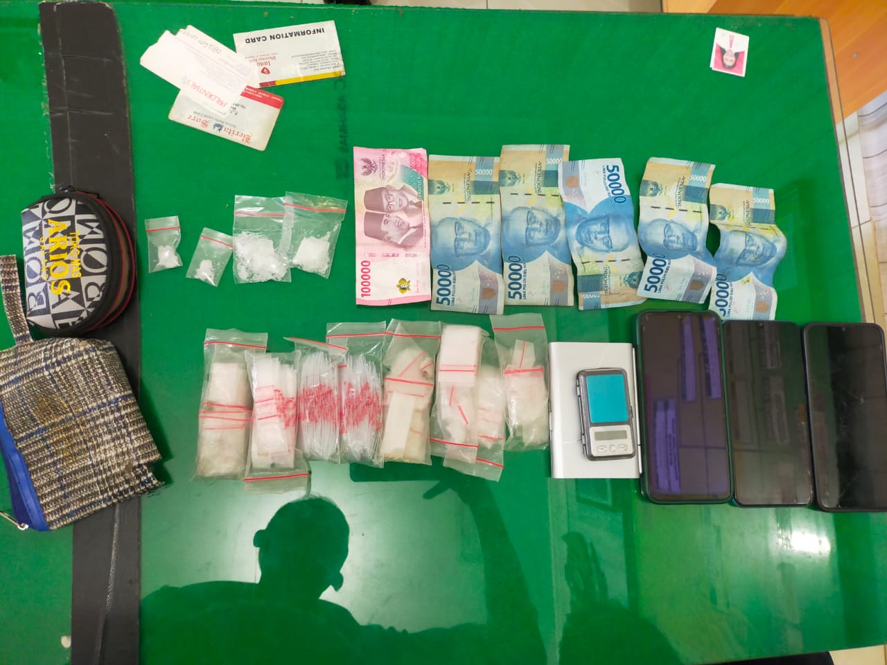 Personel Polsek Dolok Masihul Polres Serdang Bedagai (Sergai) Berhasil Mengamankan 3 pria Terduga Pengedar Sabu