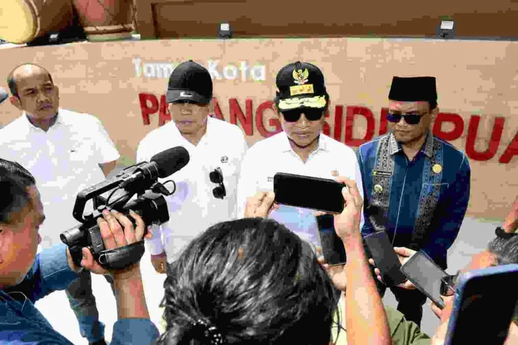 Pj Gubsu Hassanudin Resmikan Alun-alun Kota di Padang Sidempuan, Diharapkan Ada Multiplier Effect Positif