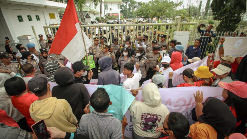 Polres Serdang Bedagai Lakukan pengamanan Unjuk Rasa di Kantor DPRD Sergai dan Pengadilan Negeri Sei Rampah