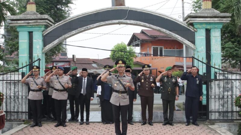 Kapolres Sergai Laksanakan Ziarah dan Tabur Bunga di Taman Makam Bahagia Tebing Tinggi