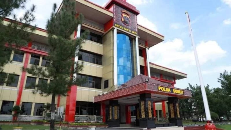 Kapolri Jenderal Listyo Sigit Prabowo mengganti Kapolres Padangsidempuan & Kapolres Tanah Karo.