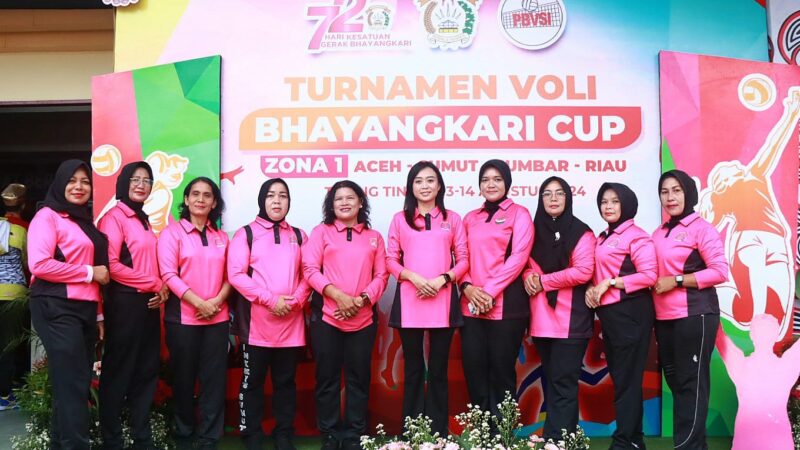 Ketua Bhayangkari Cabang Binjai Hadiri Pembukaan Turnamen Voli Bhayangkari Cup Zona-1