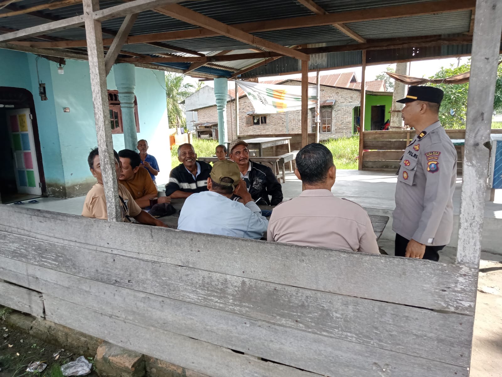 Sat Binmas Polres Sergai melaksanakan Cooling System dan Binluh untuk menciptakan Pilkada yang sejuk dan damai di Kabupaten Sedang Bedagai*