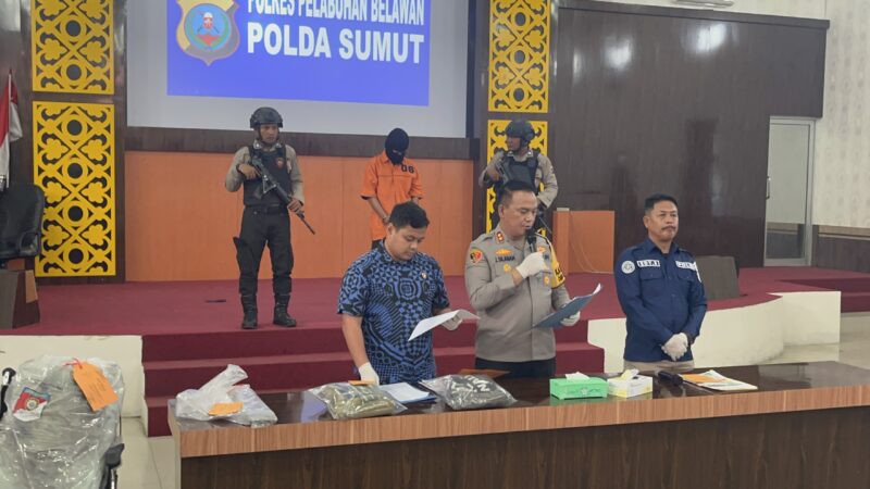 Polres Pelabuhan Belawan Melaksanakan Konfrensi Pers Kasus Pembunuhan Berencana