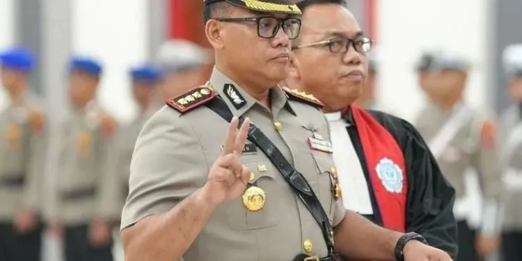 Kapolda Sumut Irjen Wisnu Resmi Melantik Kapolrestabes Medan Kombes Gidion Arif