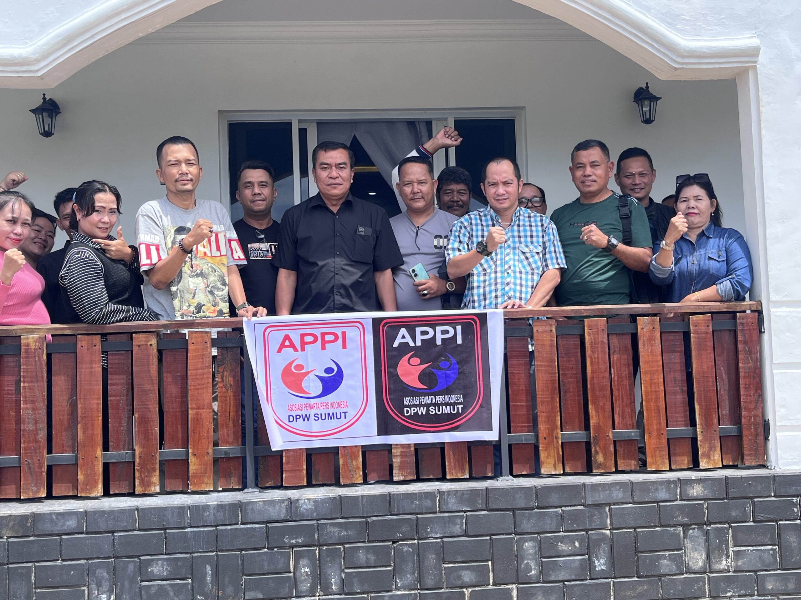 DPW A-PPI Sumut Bersama Kasat Narkoba Polres Tanah Karo AKP Harjuna Bangun Berserta Personil Gelar Kunjungan Sekaligus Gathering Family ke Kota Berastagi