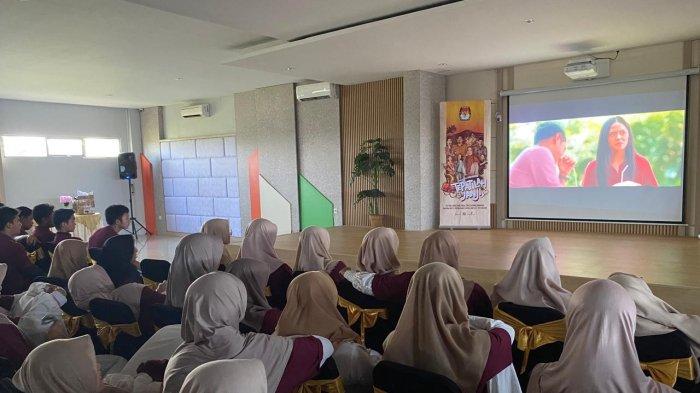 KPU Sumut Gelar Nonton Bareng Film Tepatilah Janji di Pondok Pesantren
