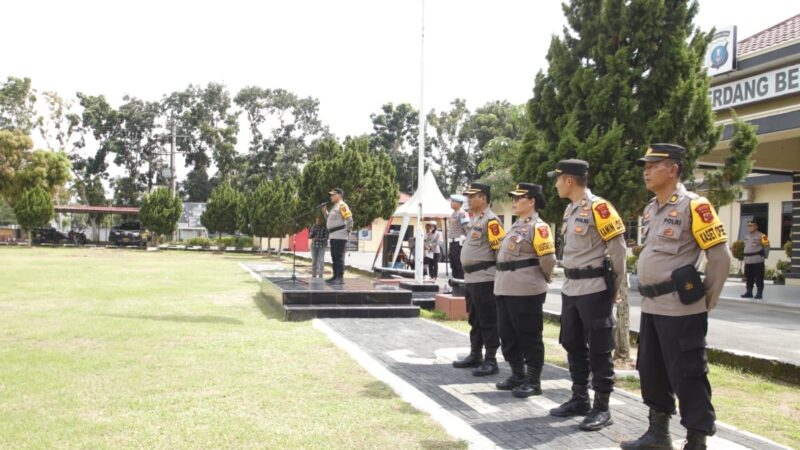Kapolres Sergai AKBP Jhon Sitepu memimpin Apel Pergeseran Pasukan dalam rangka Pengamanan TPS  tahun 2024