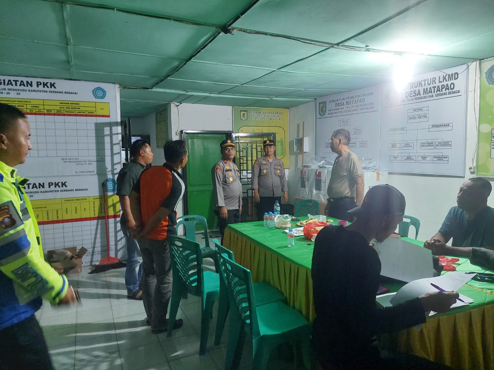 Kapolres Serdang Bedagai AKBP Jhon Sitepu Didampingi Wakapolres Pimpin Langsung Patroli Skala Besar Ciptakan Situasi Kondusif Pilkada 2024