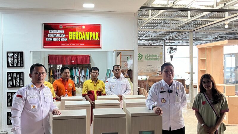 Sambut Desember Penuh Sukacita, Bimkeragusta Serahkan Box Mebel Unik Pesanan Hotel Ibis