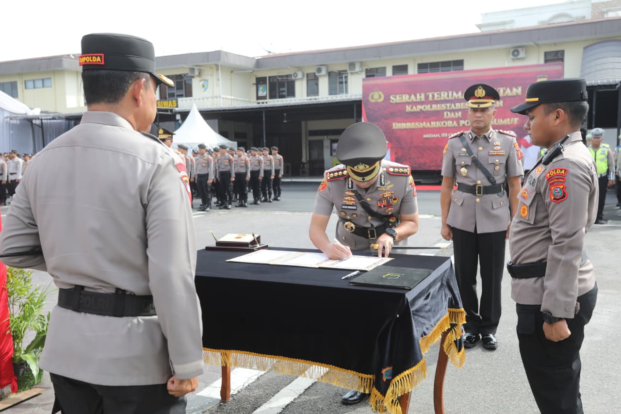 Sertijab Kapolrestabes Medan dan Dirresnarkoba: Kapolda Sumut Tegaskan Pentingnya Integritas dan Inovasi Kepemimpinan