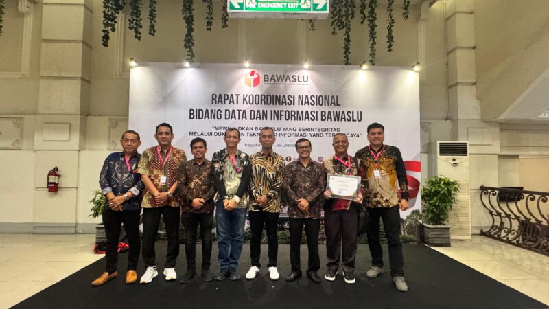 Bawaslu Kota Sibolga Raih Predikat Informatif dari Bawaslu RI