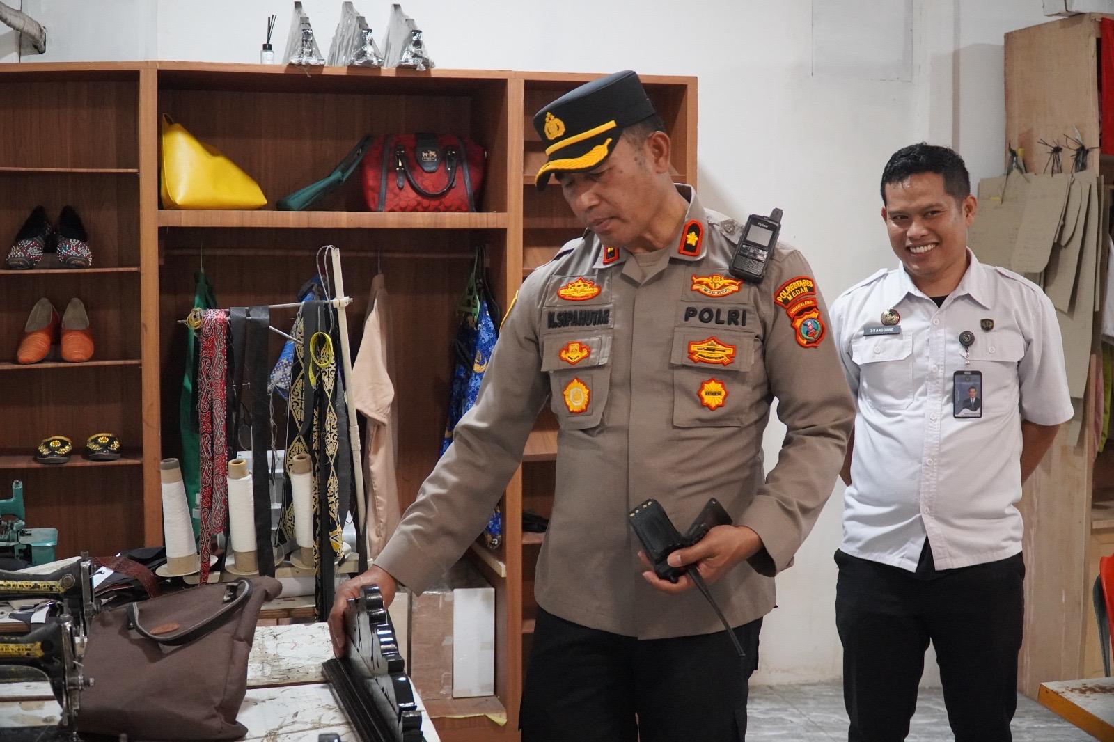 Kapolsek Medan Helvetia Kunjungi Rutan Kelas I Medan, Apresiasi Program Pembinaan Kemandirian Warga Binaan