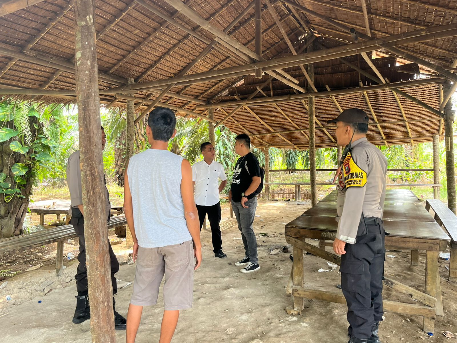 Dapat Laporan Judi Dadu Milik Kulit, Kanit Res Polsek Patumbak Iptu Omrin Sialagan Langsung Cek TKP di Jl. Pertahanan