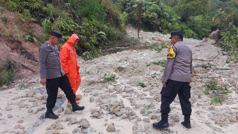 Jangan Nekat Melintas! Jalinsum Sipirok-Taput Tertutup Longsor, Segera Gunakan Jalur Alternatif