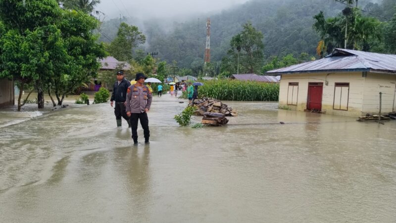 Polsek Pahae Jae Terjang Longsor Purbatua, Evakuasi Warga Jadi Harga Mati