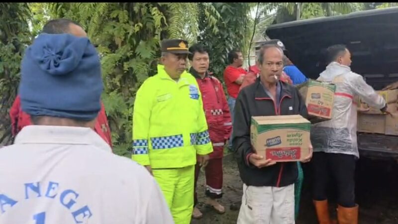Gerak Cepat Polres Langkat: Sembako dan Nasi Bungkus Tiba di Posko Pengungsian