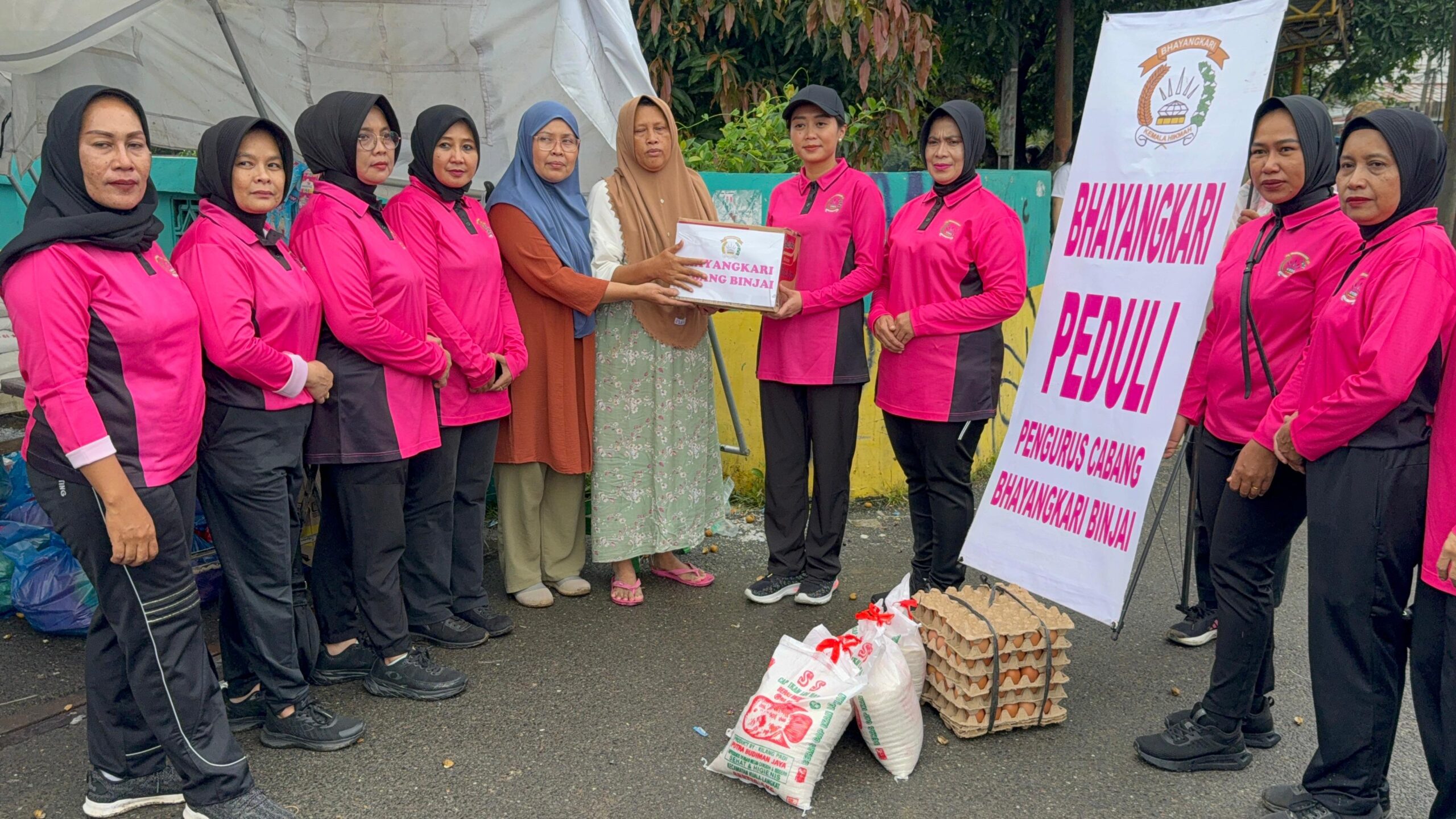 Sinergi Peduli: Kapolres Binjai dan Bhayangkari Sambangi Warga Terdampak Banjir