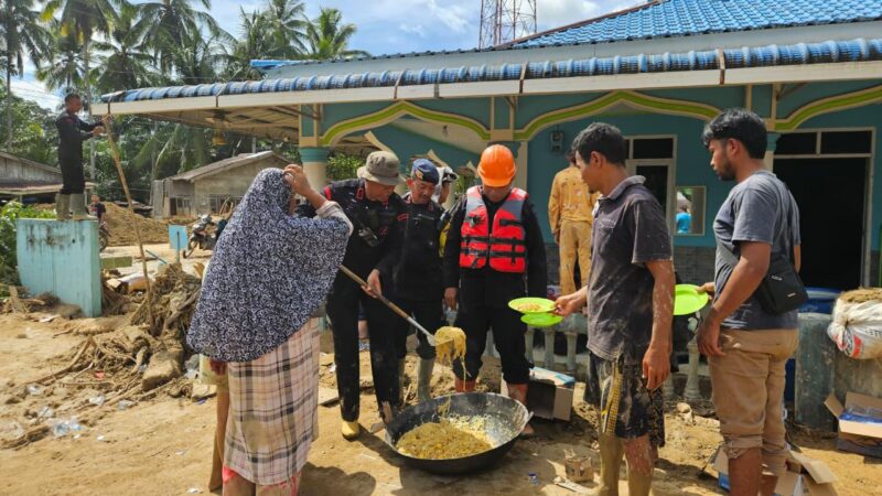 Tak Cuma Evakuasi dan Logistik, Polda Sumut Juga Turun Tangan Pulihkan Jaringan Komunikasi yang Terputus