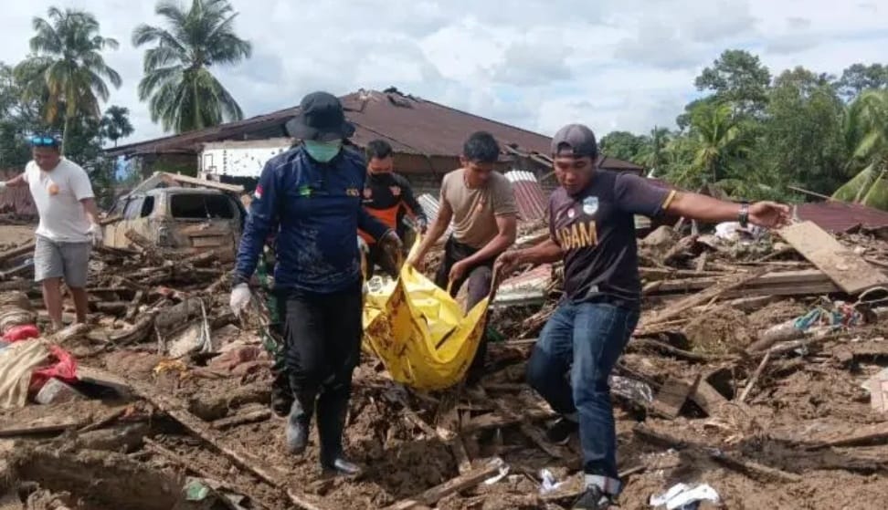 Sinergi TNI-Polri dan Basarnas: Pencarian Korban Longsor Agam Diperkuat Ratusan Personel Polda Riau