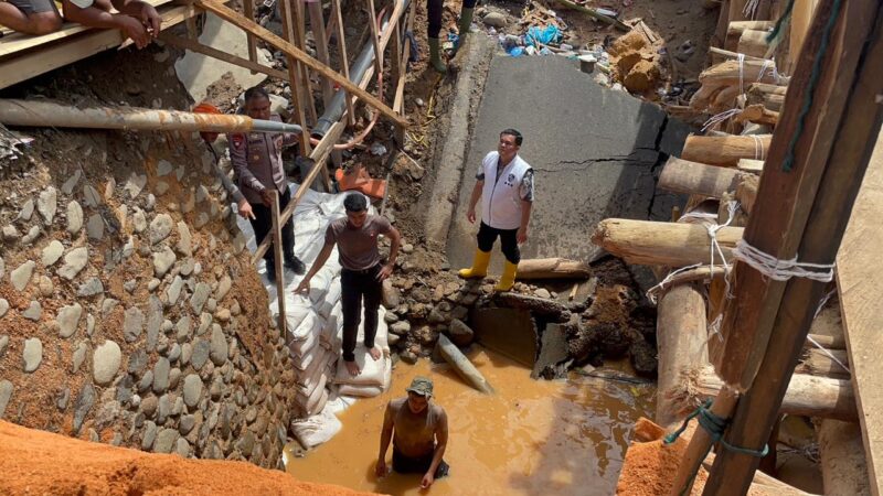 Tak Biarkan Akses Lumpuh Lama, Polda Sumut Dirikan Jembatan Darurat di Jalur Lintas Sumatera