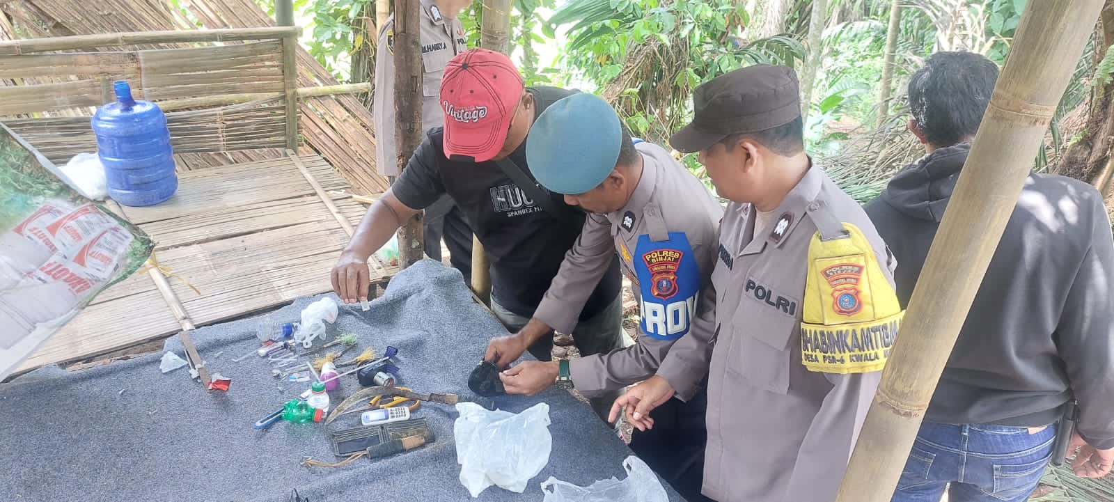 Polsek Sei Bingai Dapat Dukungan Masyarakat Grebek Kampung Sarang Narkoba