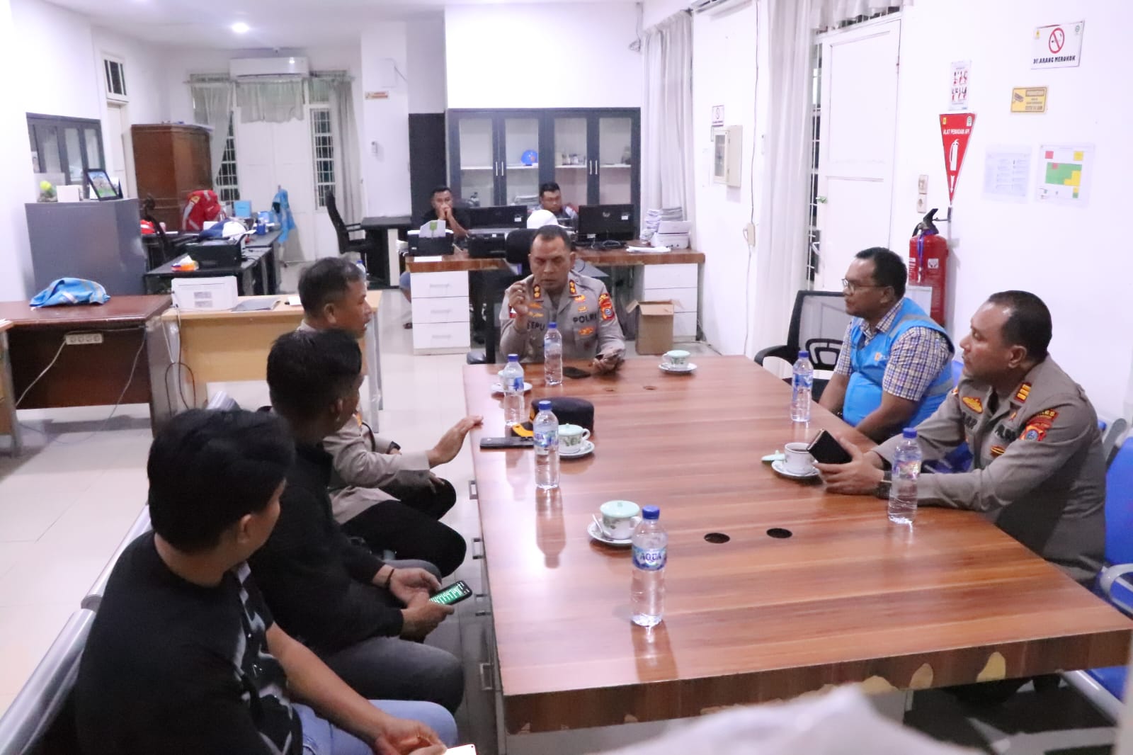 Blackout SUMBAGUT Hari Kedua, Kapolres Sergai Tinjau Langsung Patroli KRYD di Kantor PLN Sei Rampah dan Objek Vital
