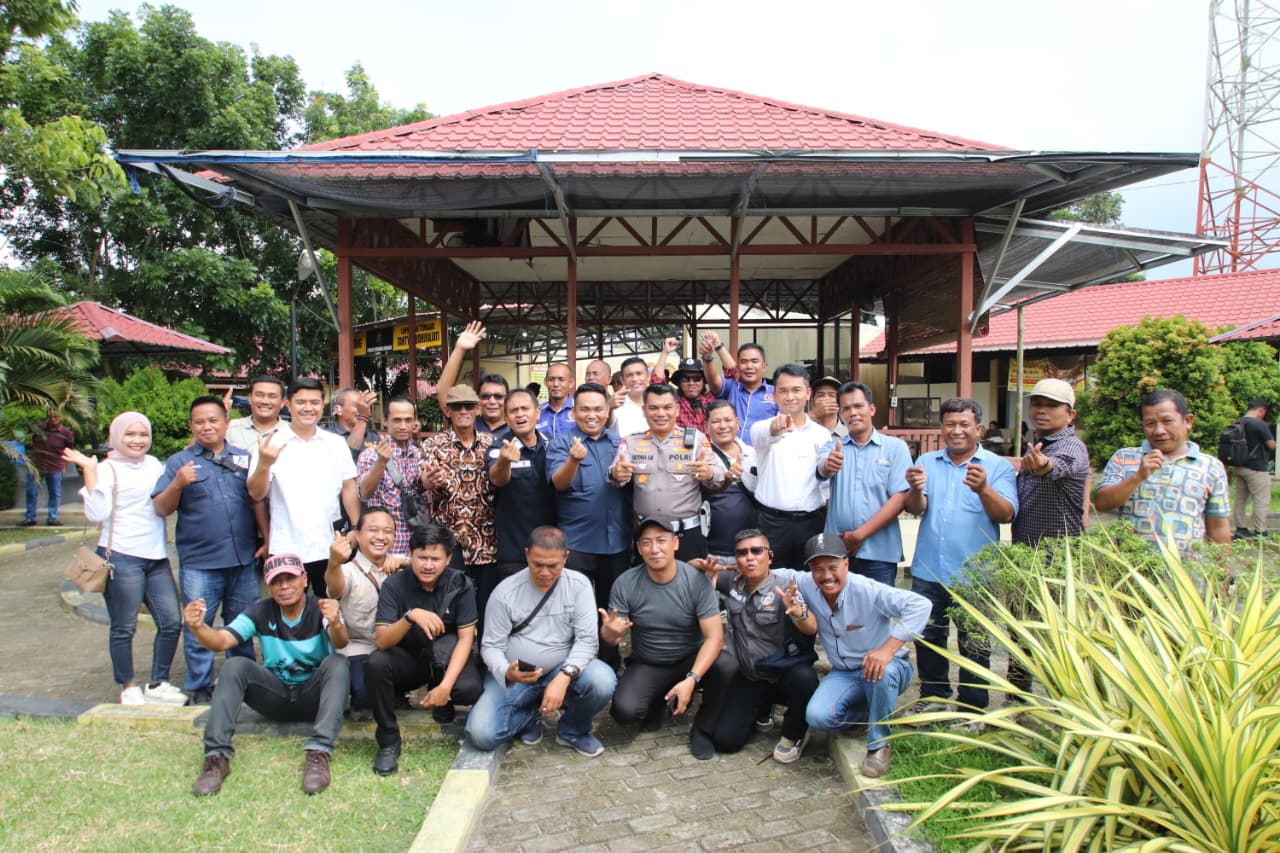 PJU Polres Sergai ‘Ngopi Bareng’ bersama WMHPSB, Perkuat Sinergitas dan Kemitraan*