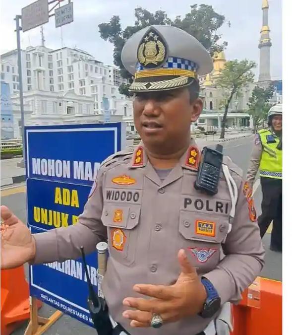 Respons Kasat Lantas Polrestabes Medan AKBP WIDODO  Viral Anggota Polisi Cekcok Saling Dorong dengan Pengemudi